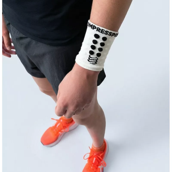 Băng bảo vệ cổ tay Compressport Unisex's Sweatbands 3D.Dots - Trắng (White)