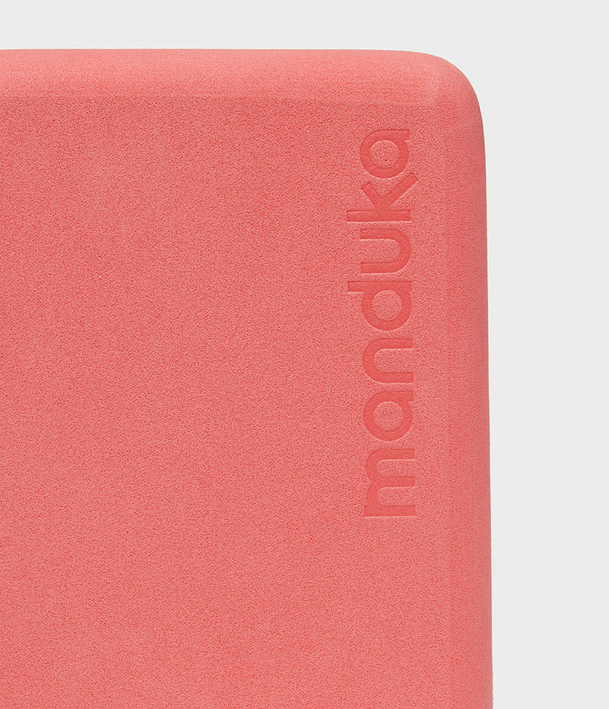 Gạch tập Yoga Manduka Recycled Foam Mini Travel Block - Clay