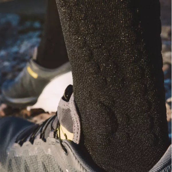 Tất chạy Trail Compressport Unisex's Pro Racing Socks v4.0 Trail - Đen (Black)