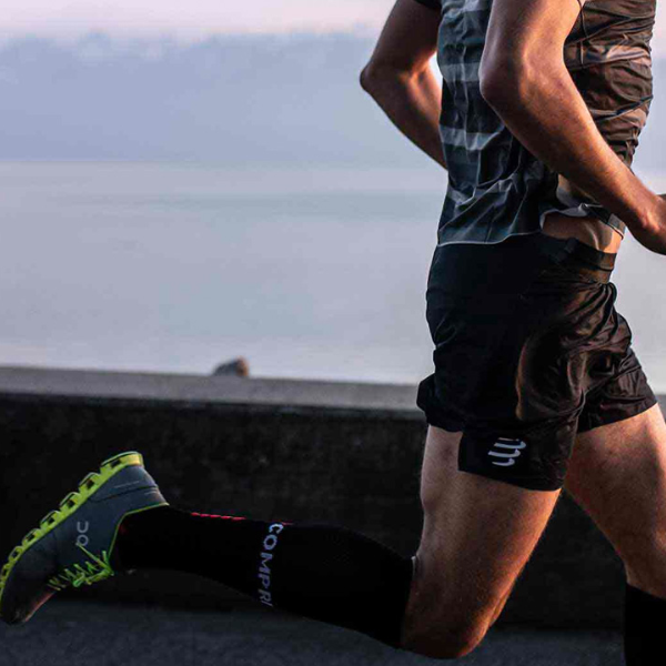 Tất chạy bộ Compressport Unisex's Full Socks Run - Đen (Black)