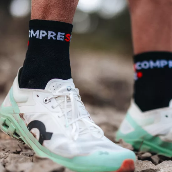 Tất chạy Trail Compressport Ultra Trail Low Socks - Đen/Đỏ (Black/Red)