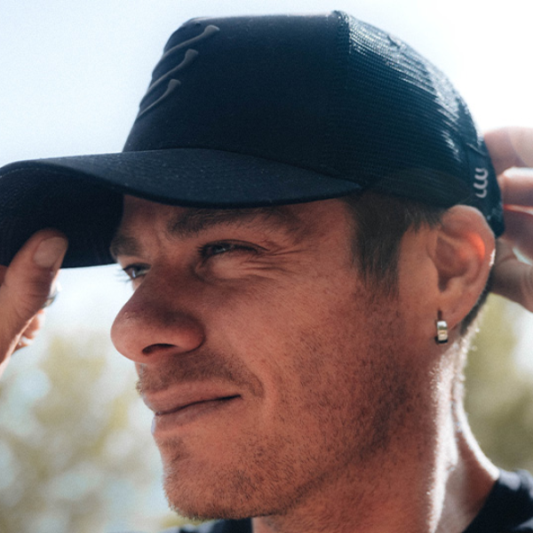 Mũ chạy bộ Compressport Trucker Cap - Sugar/Blues