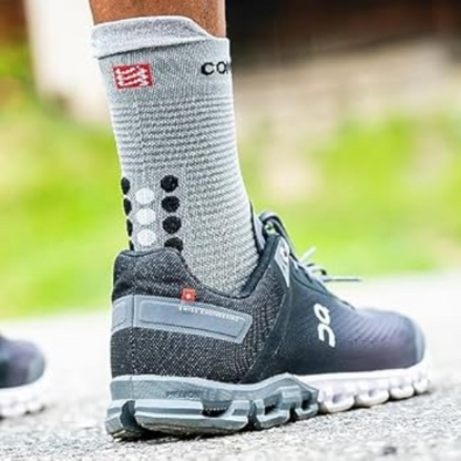 Tất chạy Compressport Pro Racing Socks v4.0 - Xám (Grey Melange/Black)