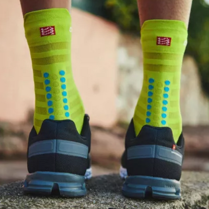 Tất chạy bộ Compressport Unisex's Pro Racing Socks v4.0 Run High - Primerose/Fjord Blue