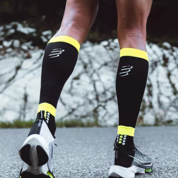 Băng bảo vệ bắp chân Compressport Calf Sleeves R2 3.0 Flash - Đen (Black/Fluo Yellow)
