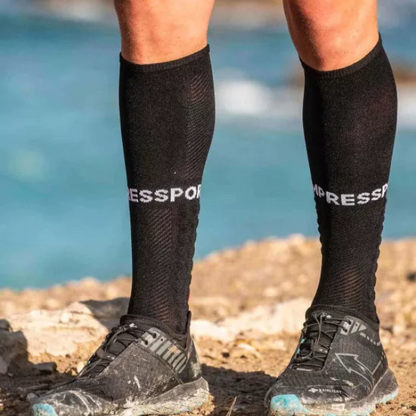 Tất chạy bộ Compressport Unisex's Full Socks Run - Đen (Black)