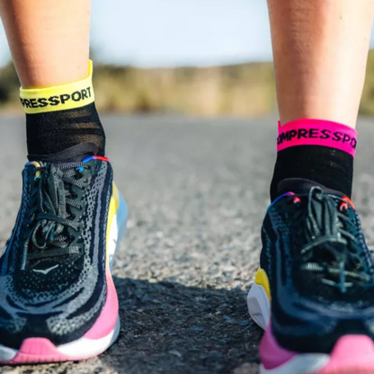 Tất chạy bộ Compressport Pro Racing Socks v4.0 Ultralight Run Low - Black/Safe Yellow/Neo Pink
