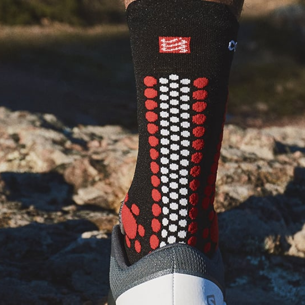 Tất chạy Trail Compressport Unisex's Pro Racing Socks v4.0 Trail - Đen/Đỏ (Black/Red)