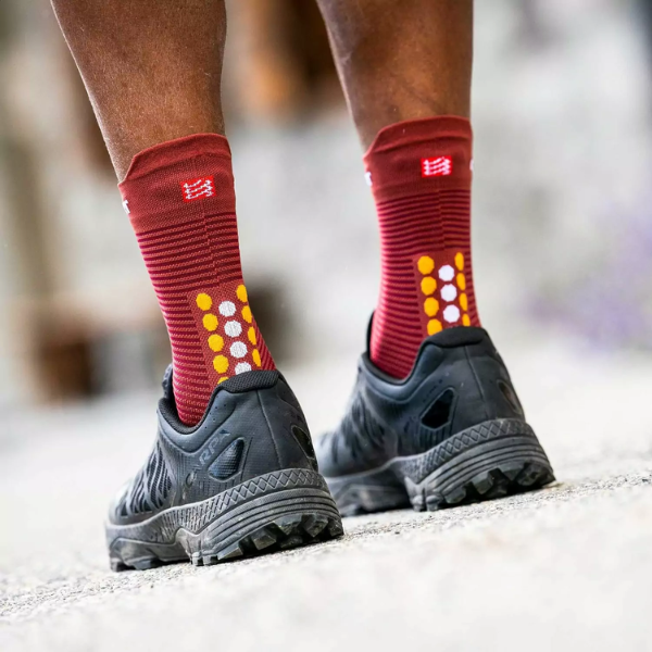 Tất chạy bộ Compressport Pro Racing Socks v4.0 Run High - SPD Apple/Cheddar