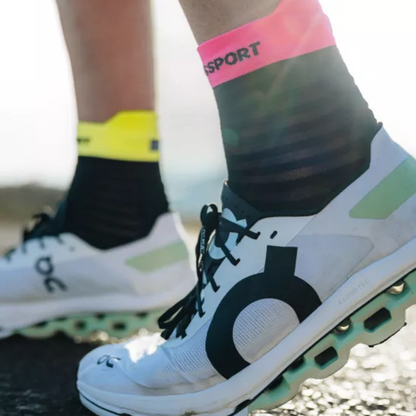 Tất chạy bộ Compressport Pro Racing Socks v4.0 Ultralight Run Low - Black/Safe Yellow/Neo Pink