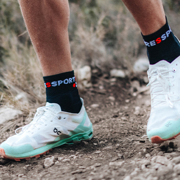 Tất chạy Trail Compressport Ultra Trail Low Socks - Đen/Đỏ (Black/Red)