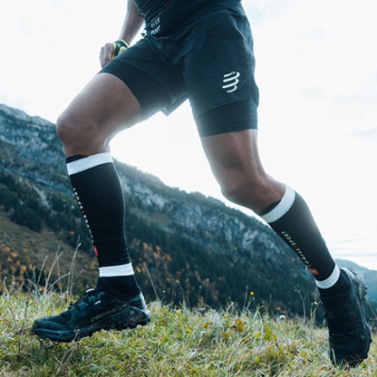 Băng bảo vệ bắp chân Compressport Calf Sleeves R2 3.0 - Đen/Trắng (Black/White)