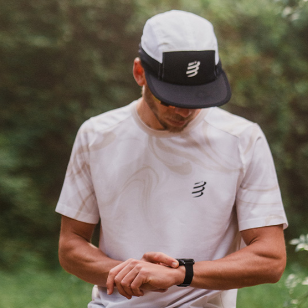 Mũ Compressport 5 Panel Light Cap 2025 - Trắng/Đen (White/Black)