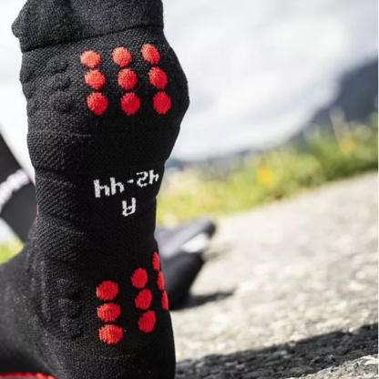 Tất Chạy Bộ Compressport Pro Racing Socks Winter Run - Đen (Black/Red)