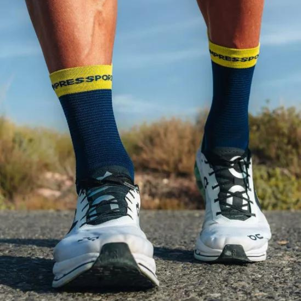 Tất chạy bộ Compressport Pro Racing Socks v4.0 Run High - Blues/Green Sheen