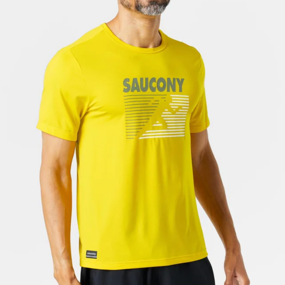 SAUCONY MEN'S STOPWATCH GRAPHIC CANARY SHORT SLEEVE