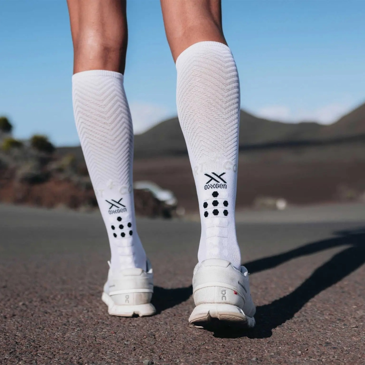Tất chạy bộ Compressport Full Socks Oxygen - Trắng (White)