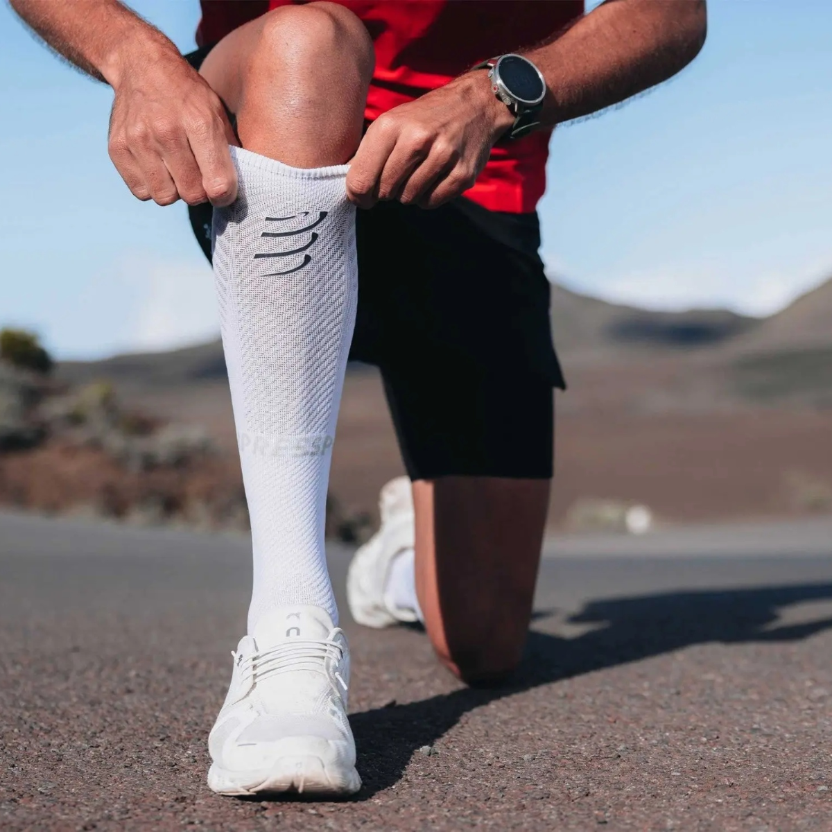 Tất chạy bộ Compressport Full Socks Oxygen - Trắng (White)