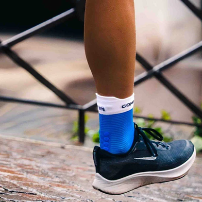 Tất Chạy Bộ Compressport Pro Racing Socks v4.0 Run High - Xanh Princess/Blue White