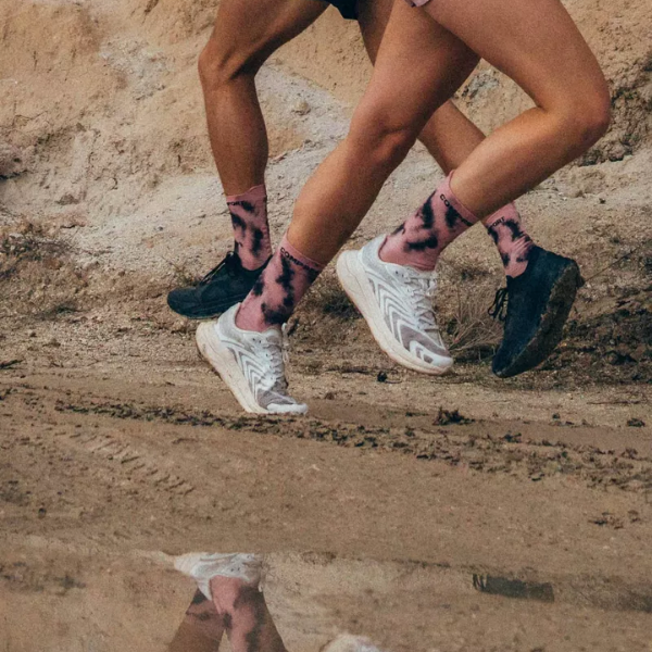 Tất Chạy Bộ Compressport Pro Racing Socks v4.0 Run High (Phiên bản Eat My Dust!) - Zephyr