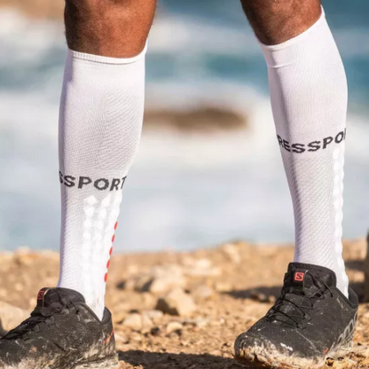 Tất chạy bộ Compressport Full Socks Run - Trắng (White)