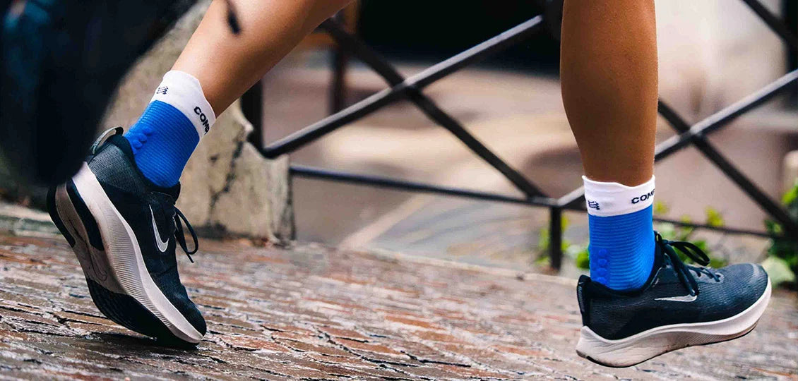 Tất Chạy Bộ Compressport Pro Racing Socks v4.0 Run High - Xanh Princess