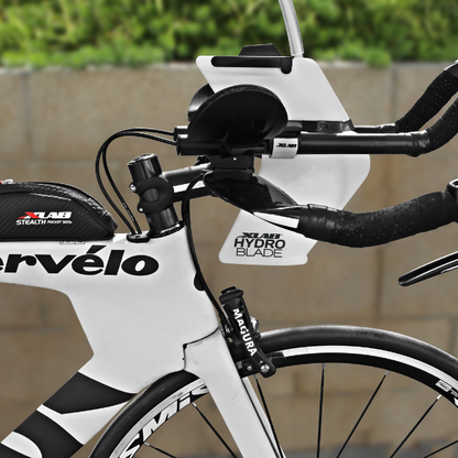 Bình nước tay nghỉ Xlab Hydroblade Tri - Clear