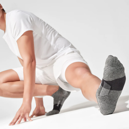 Tất chạy bộ Feetures Elite Ultra Light No Show Tab - Xám (Gray)