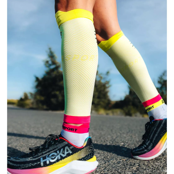 Băng bảo vệ bắp chân Compressport Calf Sleeves R2 Oxygen - Vàng (Safe Yellow)