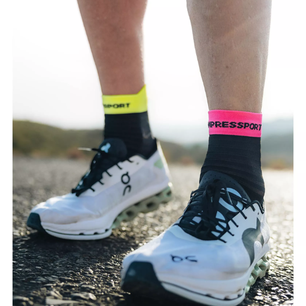 Tất chạy bộ Compressport Pro Racing Socks v4.0 Ultralight Run High - Black/Safe Yellow/Neo Pink