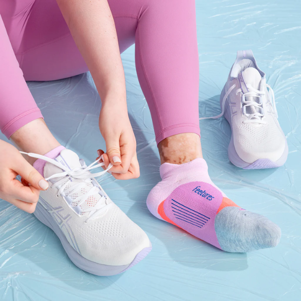 Tất chạy bộ Feetures Elite Light Cushion No Show Tab - Tím (Orchid Sunset)