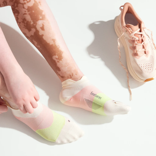 Tất chạy bộ Feetures Elite Ultra Light No Show Tab - Sandy Melon