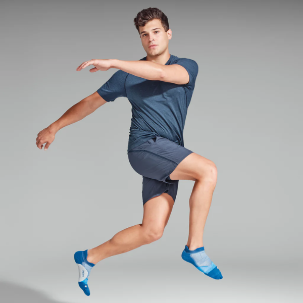 Tất chạy bộ Feetures Elite Light Cushion No Show Tab - Xanh (Navy Mist)