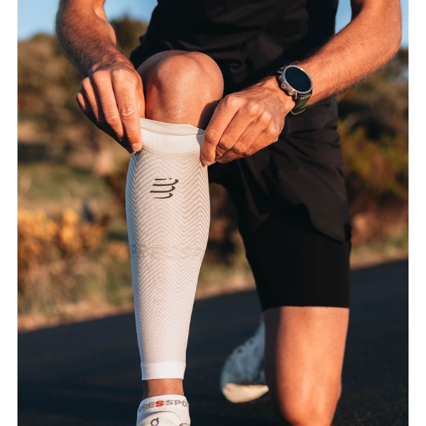 Băng bảo vệ bắp chân Compressport Calf Sleeves R2 Oxygen - Trắng (White/Neble Grey)