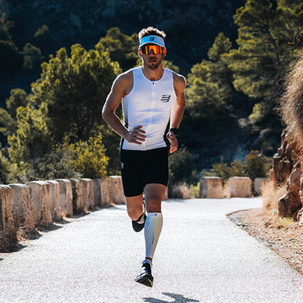 Quần ba môn Nam Compressport Tri Under Control Short - Đen (Black)