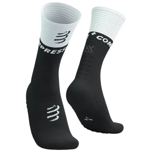 Tất chạy bộ Compressport Mid Compression Socks V2.0 - Đen/Trắng (Black/White)