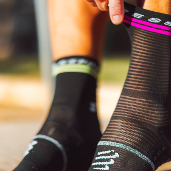 Compressport Pro Marathon Socks v2.0 - Black/Safe Yellow/Neo Pink