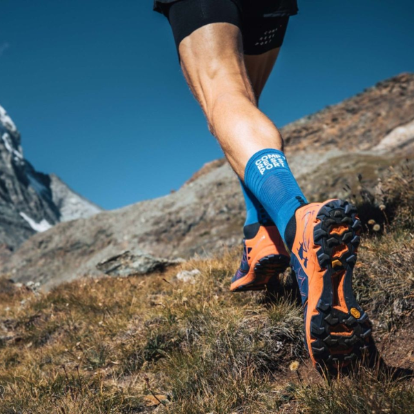 Tất chạy bộ Compressport Mid Compression Socks - Xanh (Blue Lolite)