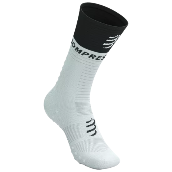 Tất chạy bộ Compressport Mid Compression Socks V2.0 - Trắng/Đen (White/Black)