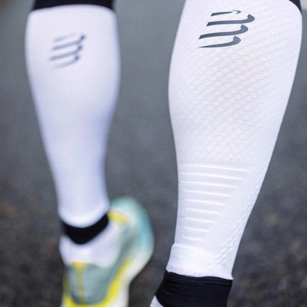 Băng bảo vệ bắp chân Compressport Calf Sleeves R2 3.0 - Trắng (White/Black)