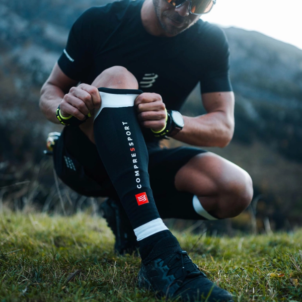 Băng bảo vệ bắp chân Compressport Calf Sleeves R2 3.0 - Đen/Trắng (Black/White)