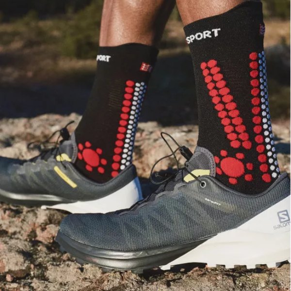 Tất chạy Trail Compressport Unisex's Pro Racing Socks v4.0 Trail - Đen/Đỏ (Black/Red)