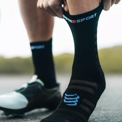 Tất đạp xe Compressport Pro Racing Socks V4.0 Ultralight Bike - Đen/Trắng (Black/White)