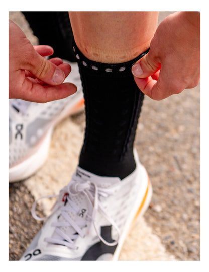 Tất Chạy Bộ Compressport Aero Socks 2.0 - Đen (Black)