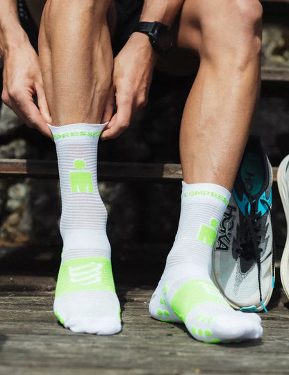 Tất Chạy Bộ Compressport Pro Racing Socks v4.0 Run High IRONMAN 2026 - Xanh Neon