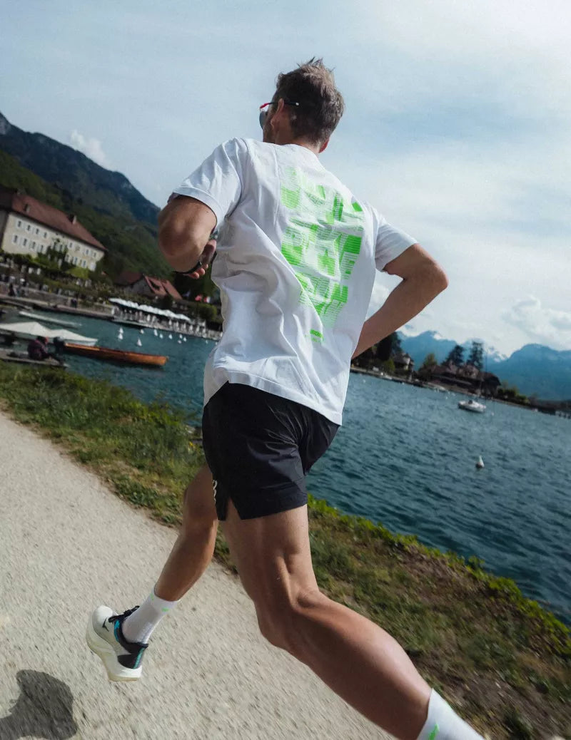 Áo Thun Tập Luyện Compressport Training SS Tshirt IRONMAN 2026 - Trắng/Xanh Neon
