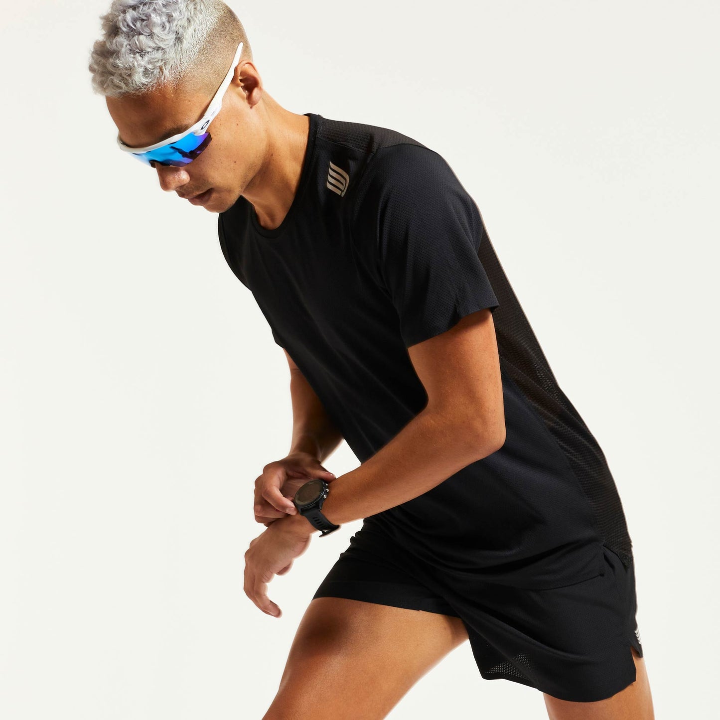 Áo chạy bộ Nam Pressio Ārahi Tee - Đen (Black)