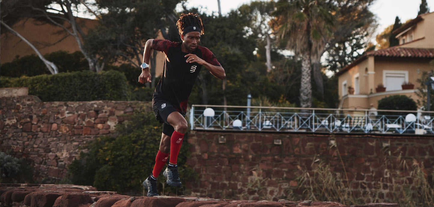 Áo chạy bộ Nam Compressport Racing SS Tshirt - Đen/Đỏ (Black/Red)