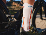 Compressport Unisex's Pro Racing Socks v4.0 Bike - White/Orangeade