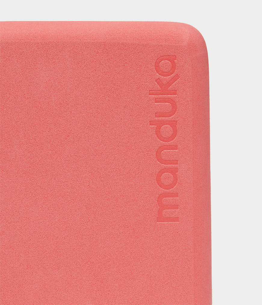 Gạch tập Yoga Manduka Recycled Foam Mini Travel Block - Clay